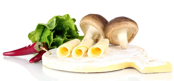 Crema di formaggio con verdure e verdure isolate su bianco — Foto Stock