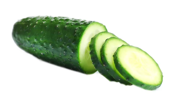 Pepino fresco en rodajas, aislado sobre blanco —  Fotos de Stock