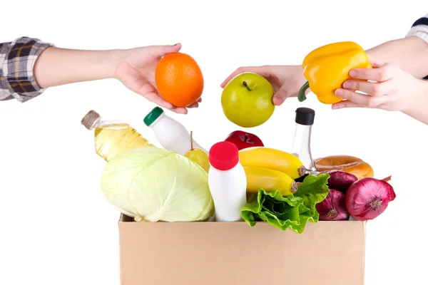 Les gens font des produits de boîte isolée sur blanc — Photo