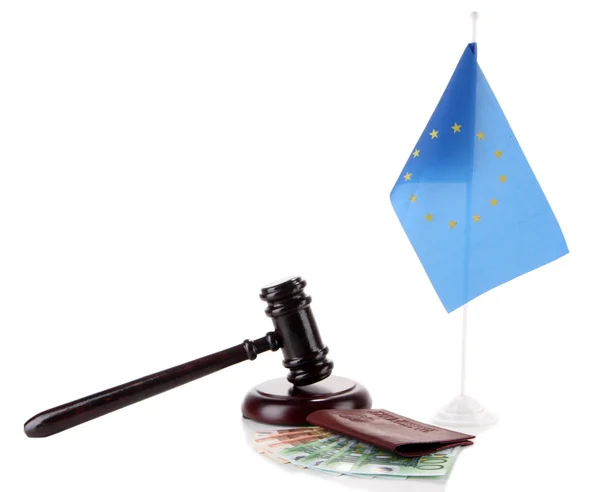 Gavel, argent, passeport et drapeau de l'Europe, isolé sur blanc — Photo