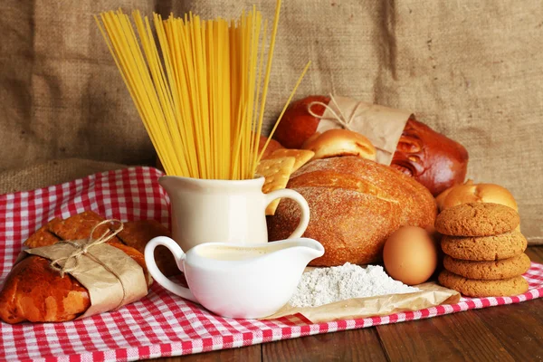 Schmackhafte Mehlprodukte aus nächster Nähe — Stockfoto