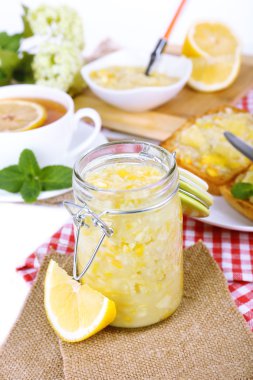 çay tablo yakın çekim olarak reçel lezzetli limon