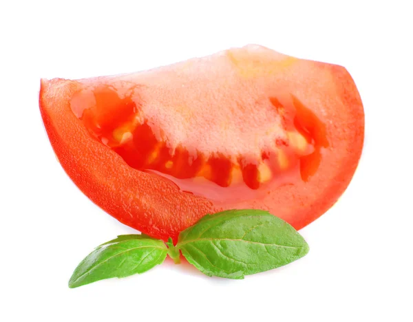Taze domates fesleğen, üzerinde beyaz izole ile dilim — Stok fotoğraf
