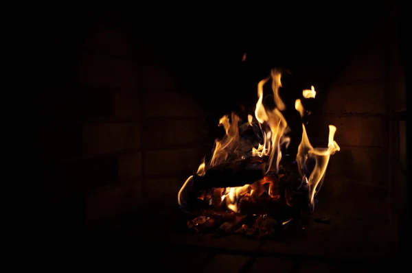 Feuer im Kamin — Stockfoto