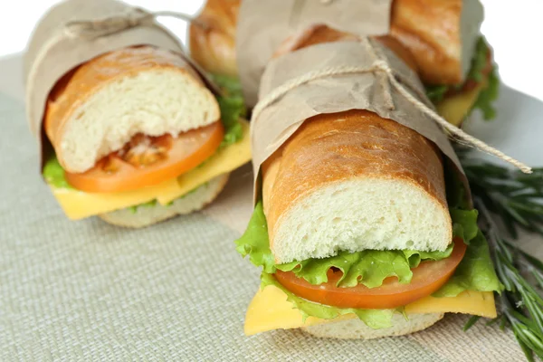 新鲜和美味的三明治关门 — 图库照片
