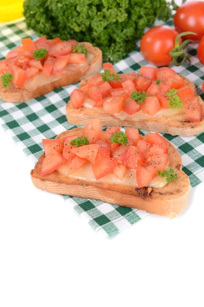 Deliziosa bruschetta con pomodori in tavola primo piano — Foto Stock