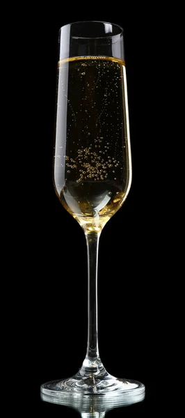 Glas champagne, op zwarte achtergrond — Stockfoto