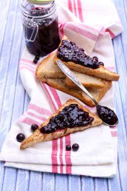 enfes tost reçelli üzerinde tablo yakın çekim