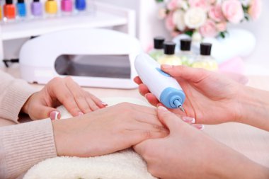 Güzellik Salonu manikür süreçte yakın çekim