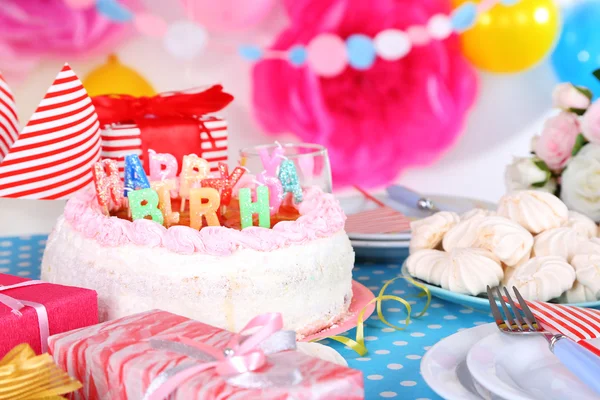 Festive table setting for birthday on celebratory decorations — Stock Photo, Image
