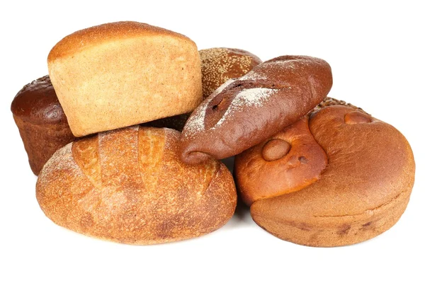 Verschiedene Brotsorten isoliert auf weiß — Stockfoto