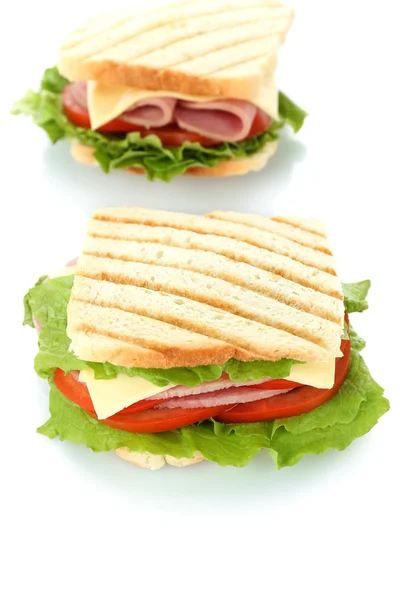 Смачні бутерброди з шинкою, ізольовані на білому — стокове фото