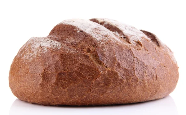 Beyaz üzerine izole edilmiş çavdar ekmeği — Stok fotoğraf