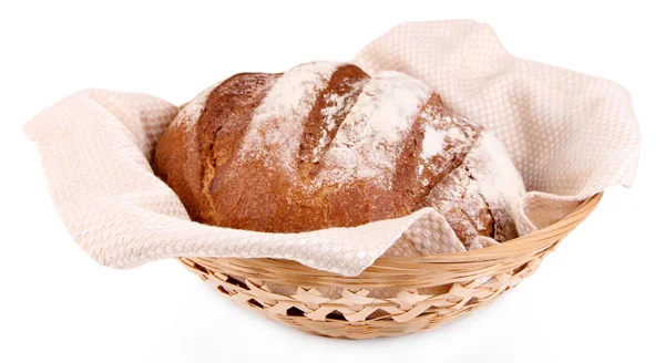 Roggebrood in mand geïsoleerd op wit — Stockfoto