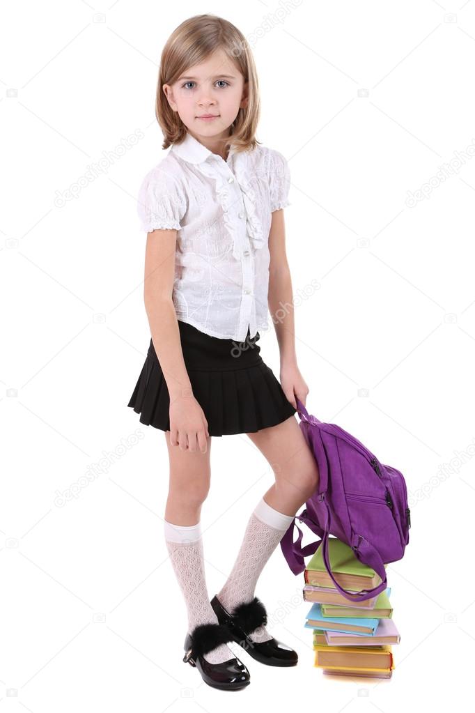 Niña De 10-11 Años De Edad, Que Se Extiende Su Mano Para El Saludo  Colegiala Con Mochila .Beautiful Presenta Al Aire Libre Sonriendo. Joven  Estudiante Principio De La Clase Después De Las