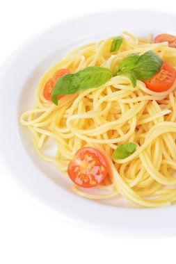 leziz spagetti domates üzerinde plaka yakın çekim