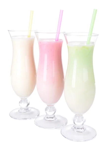Koktajle mleczne na białym tle — Zdjęcie stockowe