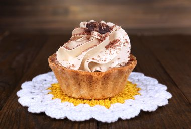 Lezzetli kek üzerine ahşap arka plan masaya