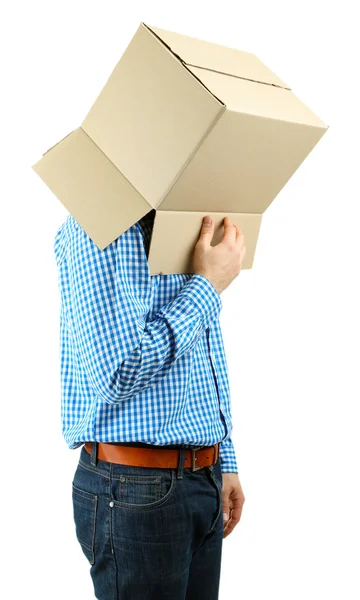 Homme avec boîte en carton sur la tête isolé sur blanc — Photo