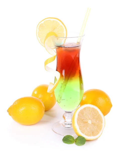 Bicchiere di cocktail isolato su bianco — Foto Stock
