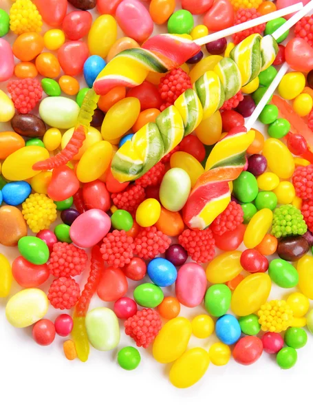 Verschiedene bunte Fruchtbonbons in Nahaufnahme — Stockfoto