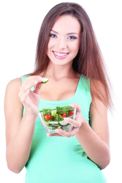 Bella ragazza con insalata fresca isolata su bianco — Foto Stock