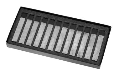 siyah üzerine beyaz izole charcoals çizim