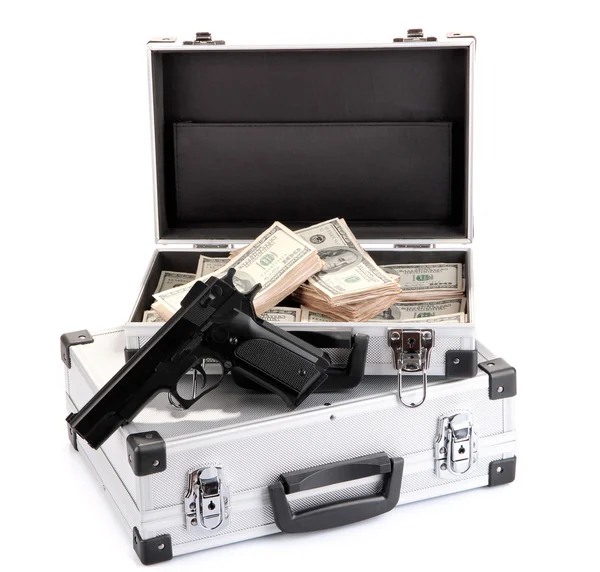 Koffer mit Geld und Waffen, isoliert auf weiß — Stockfoto