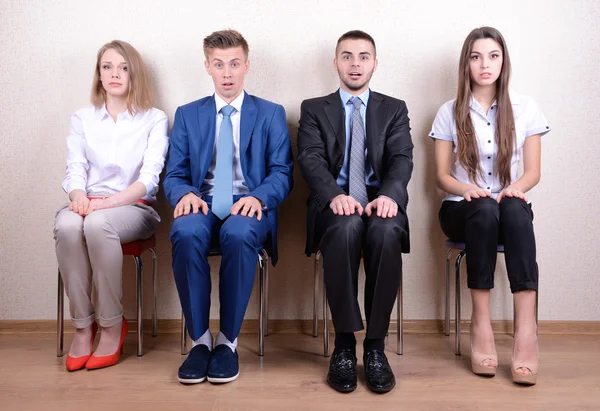 Geschäftsleute warten auf Vorstellungsgespräch — Stockfoto