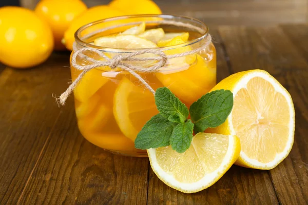 Confiture de citron savoureuse sur table close-up — Photo