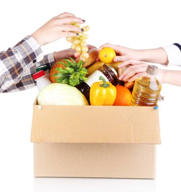 Ürünler üzerinde beyaz izole kutusunun dışarı insanlar olun