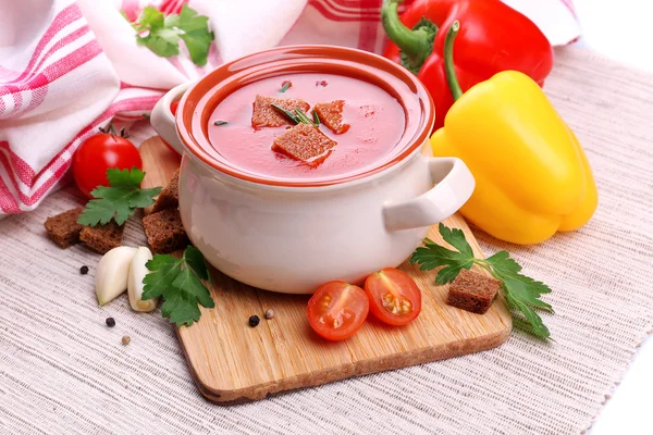 Zupa pomidorowa smaczne i warzywa, z bliska — Stockfoto