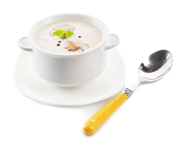 Sopa de champiñones en tazón blanco, en plato, aislado en blanco — Foto de Stock