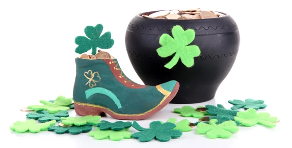 Saint Patrick day boot, pot of gold coins and clover leaves, isolated on white — Stock Photo, Image