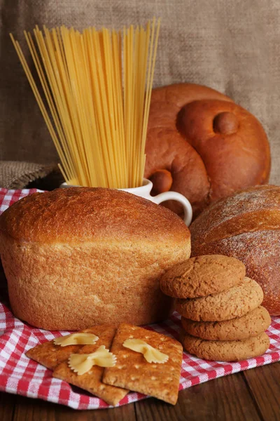 Produtos de farinha saborosos fechar — Fotografia de Stock