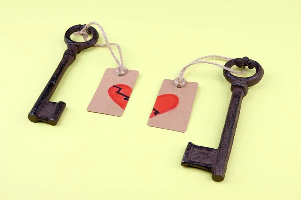 Keys to heart, Conceptual photo. On color background — Stock Photo, Image