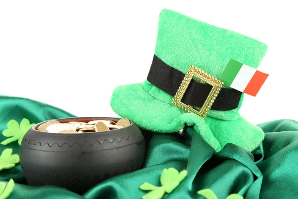 Saint Patrick day hat, pot of gold coins and Irish flag, isolated on white — Stock Photo, Image