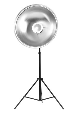 Stüdyo flash ile üzerine beyaz izole güzellik çanak