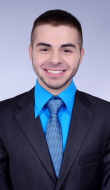 gri zemin üzerine iş adamı