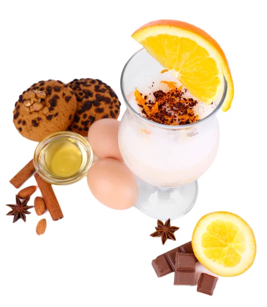 Eggnog with spices and orange isolated on white — Stock Photo, Image