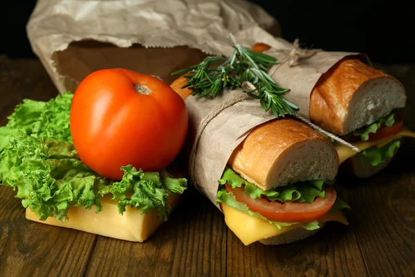 Frisches und schmackhaftes Sandwich aus nächster Nähe — Stockfoto