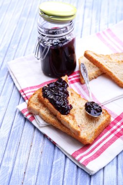enfes tost reçelli üzerinde tablo yakın çekim