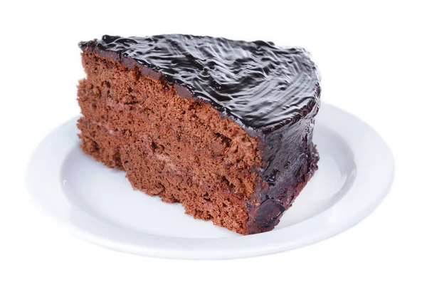 Deliziosa torta al cioccolato isolata su bianco — Foto Stock