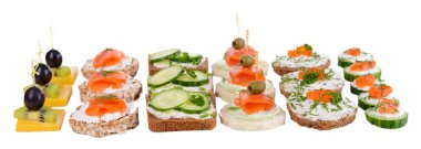 leziz kanepeler üzerinde beyaz izole