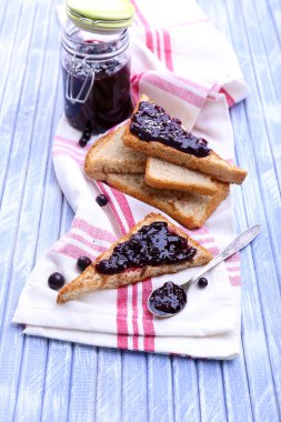 enfes tost reçelli üzerinde tablo yakın çekim