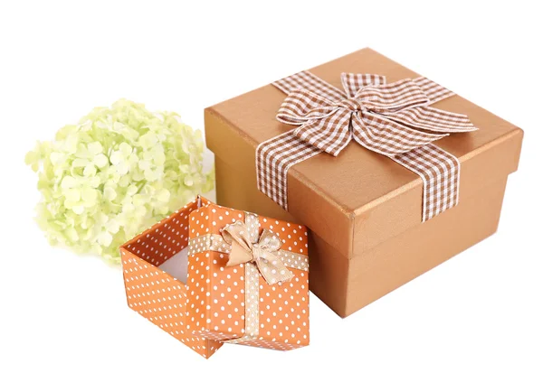 Cajas de regalo aisladas en blanco — Foto de Stock