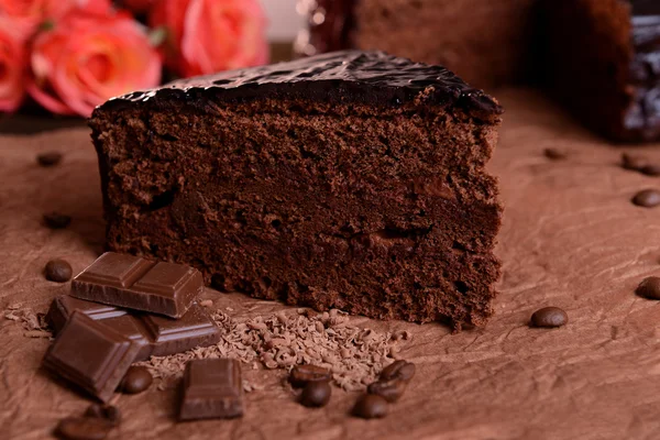 Delicious chocolate cake on table close-up — Stock Photo, Image