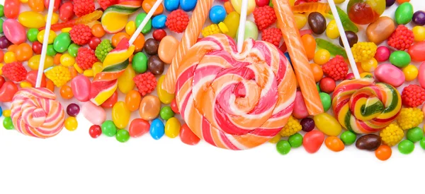 Verschiedene bunte Fruchtbonbons in Nahaufnahme — Stockfoto