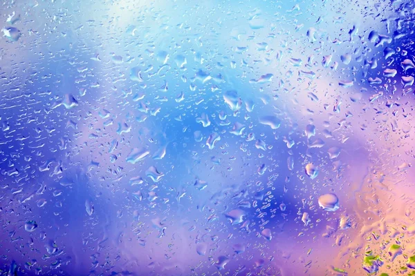 Glas mit natürlichen Wassertropfen — Stockfoto