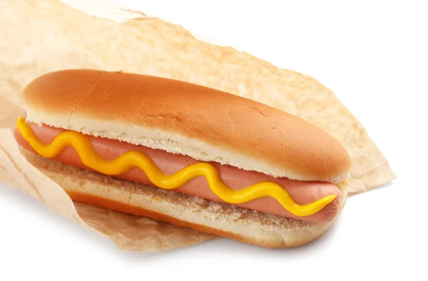 Sabroso hot dog aislado en blanco — Foto de Stock